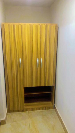 Service apartment